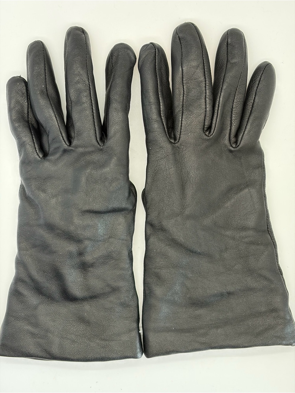 Saks Fifth Avenue Black Leather Cashmere Lined Gloves size 6 1/2 /S